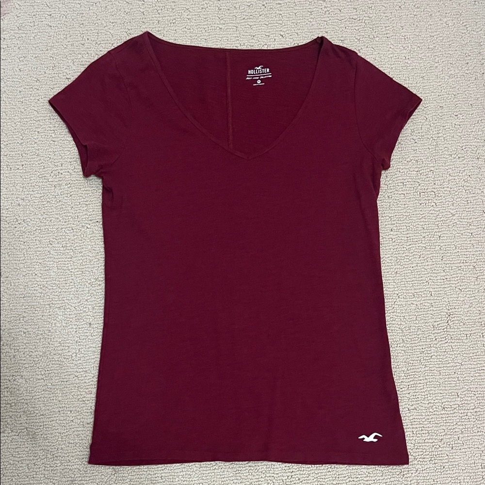 Hollister Women's Burgundy V-Neck Tee